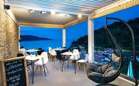 Lithorama Boutique Suites